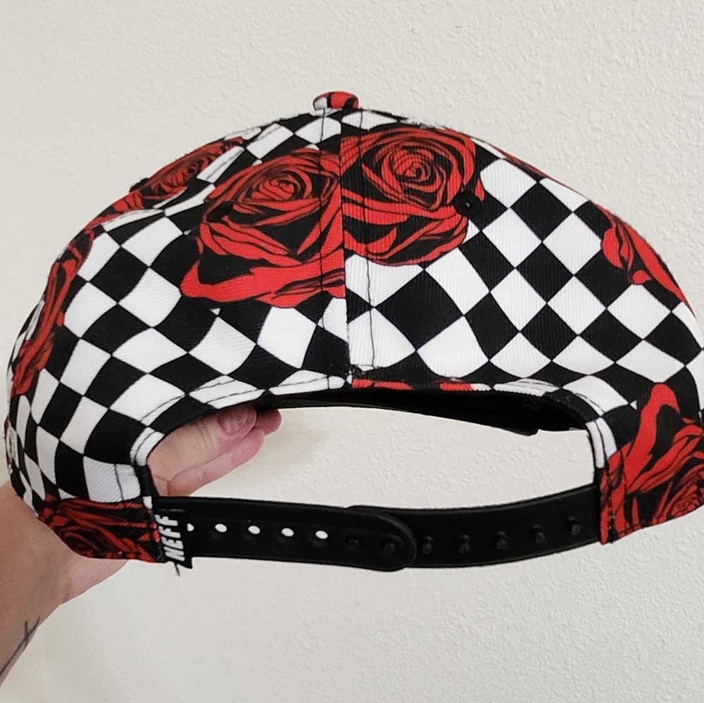 Neff Mickey Mouse Checkered Rose Cap In Excellent Condition - Picture 3 of 8